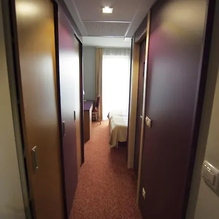 Szent Gellert 3* Székesfehérvár