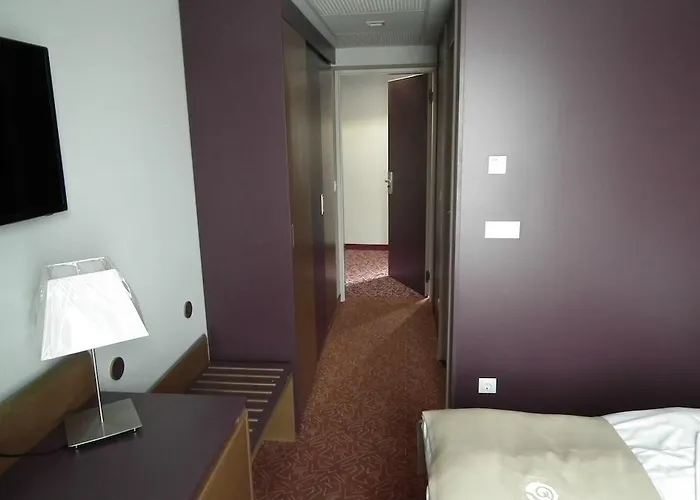 Szent Gellert מלון Székesfehérvár